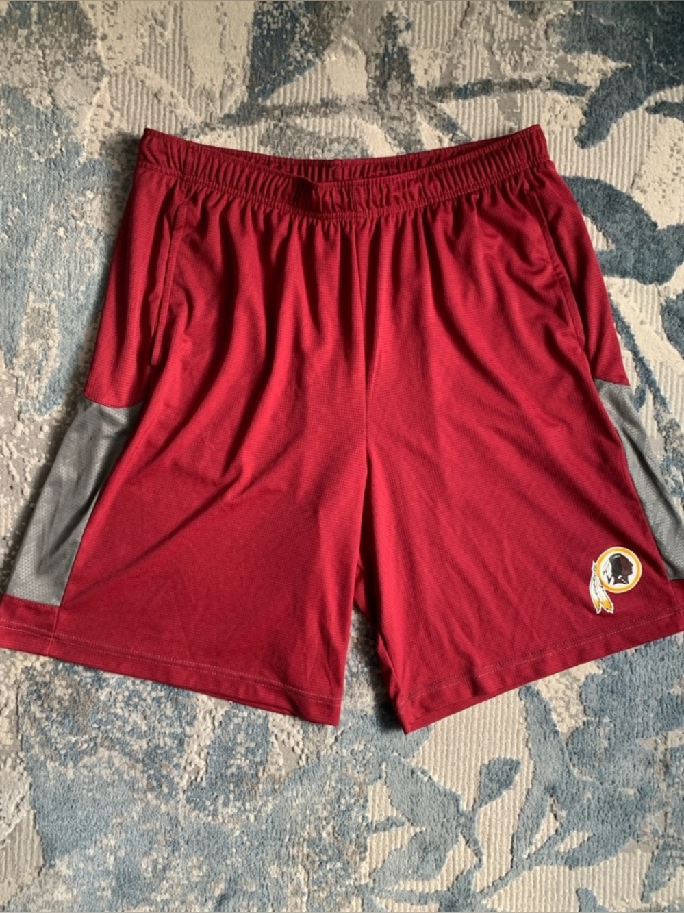 Washington Redskins Logo NFL Team Apparel TX3 Cool Men’s Shorts Size XL